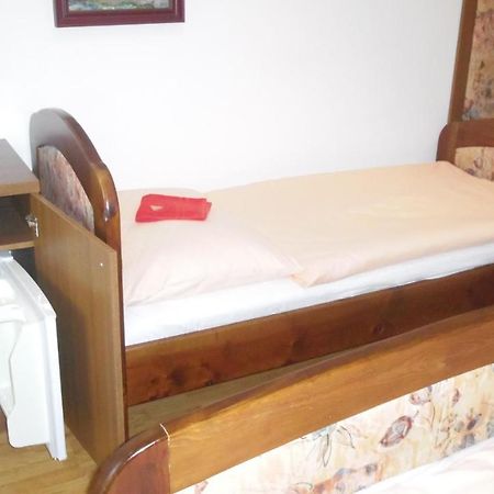 Pension Karolina Trnava 外观 照片