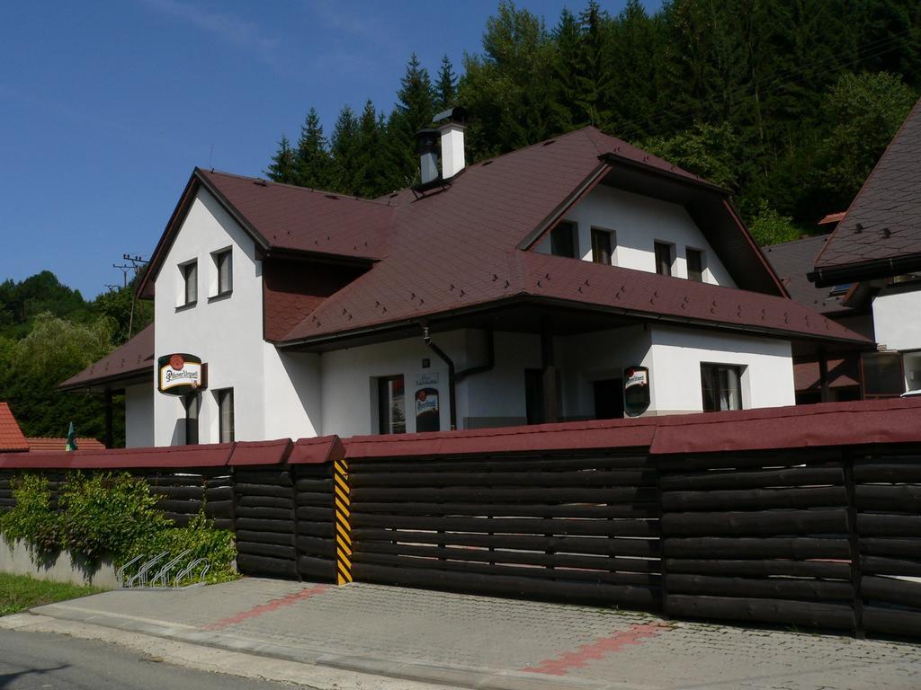 Pension Karolina Trnava 外观 照片