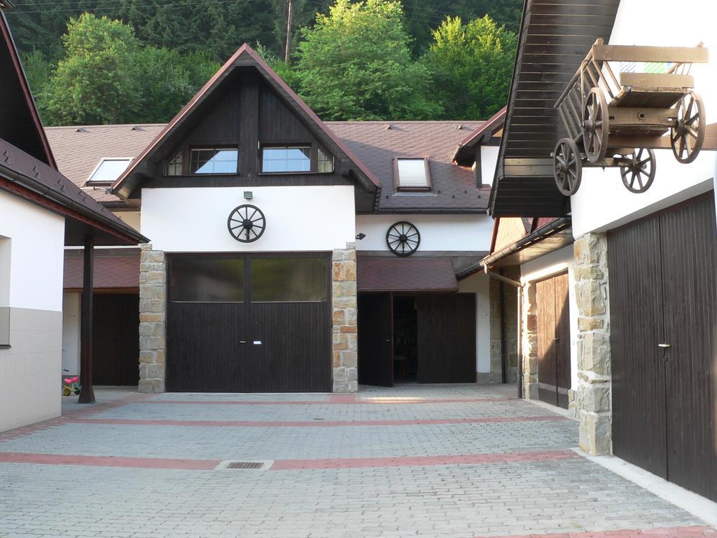 Pension Karolina Trnava 外观 照片